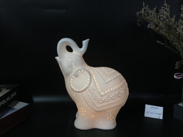 The snail/elephant/pekingese/owl/dolphin/pig/bear/cactus/shell decor with LED light - Image 11