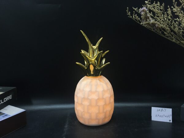 The pineapple decor with LED light - Image 2