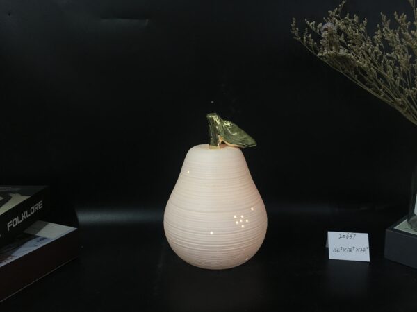 The pear/apple decor with electroplated leaf with LED light - Image 3