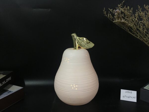 The pear/apple decor with electroplated leaf with LED light - Image 4