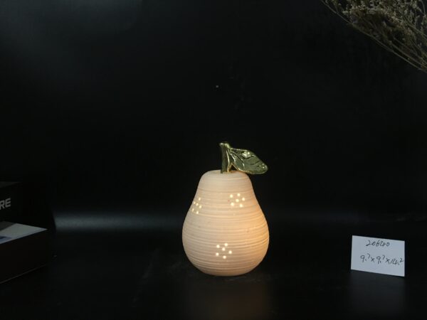 The pear/apple decor with electroplated leaf with LED light - Image 6